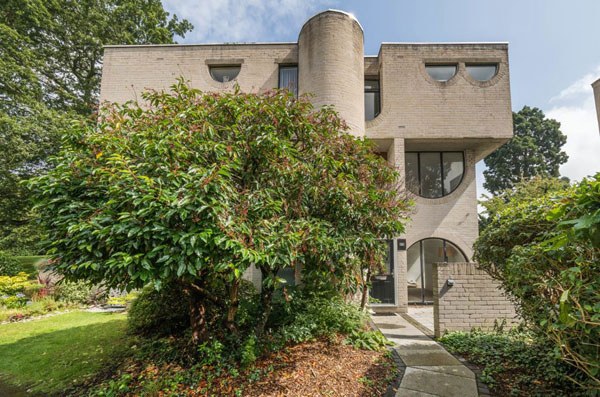 At auction: 1960s Lawrence Abbott modern house in Frimley, Surrey