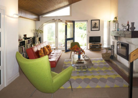 1970s modernism: Two-bedroom property in Fleurance, south-west France