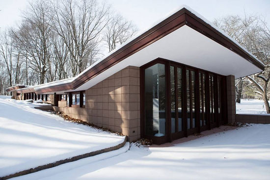 Airbnb find: 1950s Frank Lloyd Wright Eppstein Residence in Galesburg, Michigan, USA