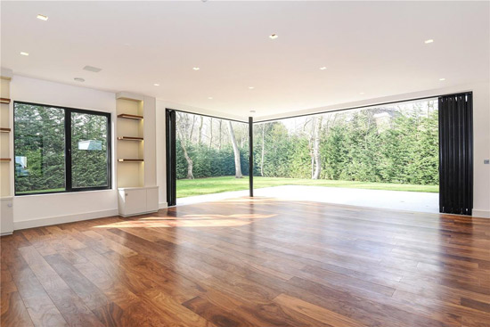 Footprints contemporary modernist property in Stoke Poges, Buckinghamshire