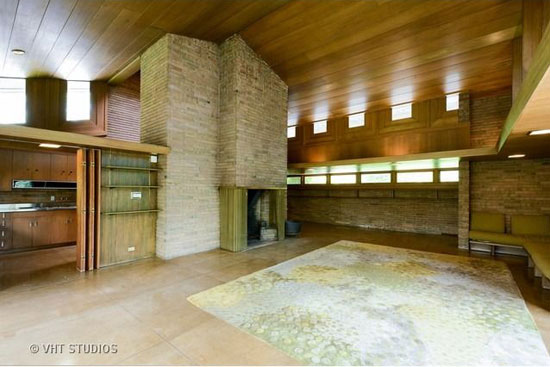 1950s Frank Lloyd Wright-designed Louis B. Frederick House in Barrington Hills, Illinois, USA