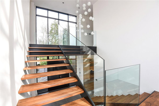 Footprints contemporary modernist property in Stoke Poges, Buckinghamshire