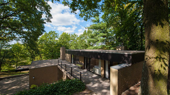 1970s Huub Debije modern house in Nuth, Holland