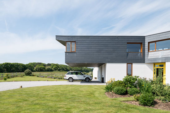 Warrenders modernist house in Firelight, East Sussex