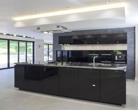 Four bedroom contemporary modernist property in Farnham, Surrey