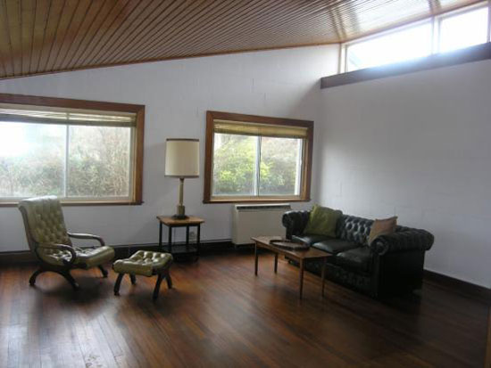 fin2 1960s two-bedroom seafront house in Findhorn, Moray, Scotland
