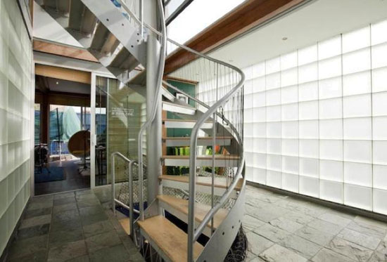 1990s four-bedroom modernist property in Finsbury Park, London N4