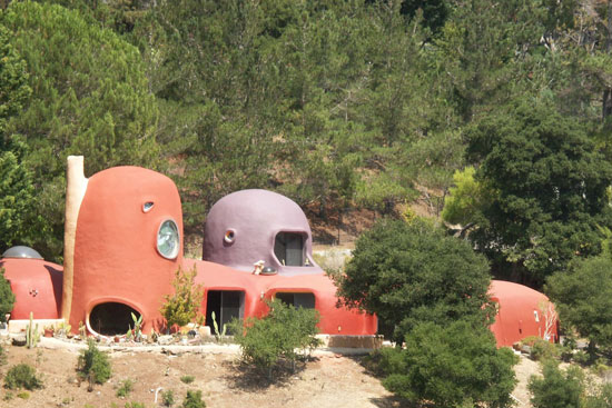 1970s William Nicholson-designed Flintstone House in Hillsborough, California, USA
