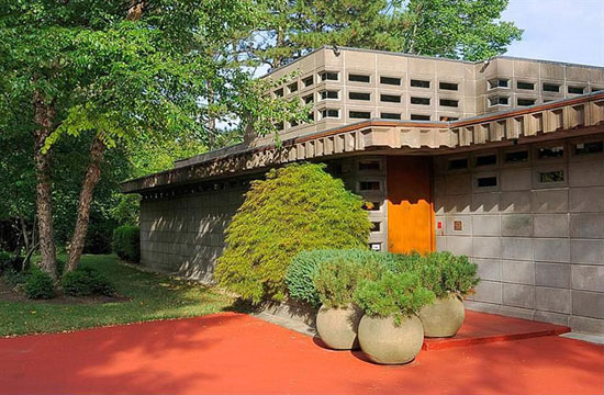Frank Lloyd Wright-designed Gerald B. Tonkens House in Cincinnati, Ohio