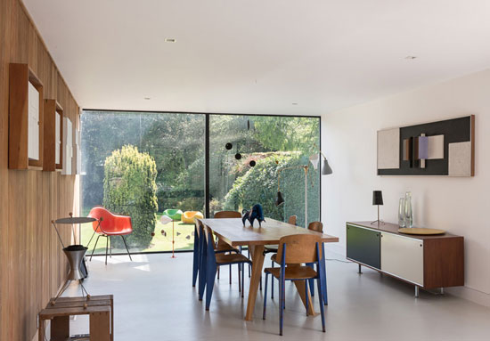 1960s Peter Foggo and David Thomas-designed modernist property in Holyport, Berkshire
