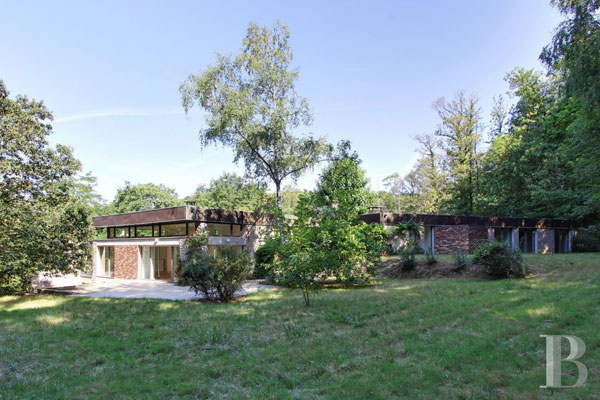 1960s modern house in Jouy-en-Josas, Versailles, France