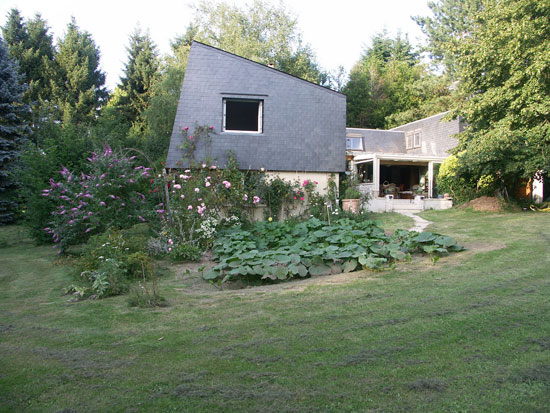 On the market: 1970s Jacques Dolivet-designed six-bedroom Adainville, Yvelines, central France