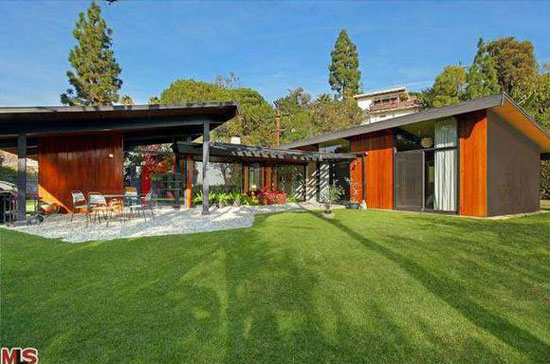 On the market: 1950s A. Quincy Jones-designed The Friedman House in Los Angeles, California, USA