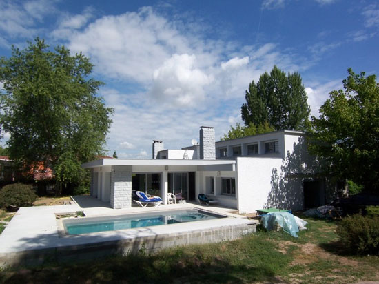 On the market: Four bedroom midcentury-style house in Pineuilh, Gironde, south west France