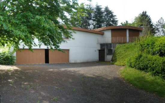 1960s architect-designed three-bedroom property in L`Isle-Jourdain, Vienne, Western France