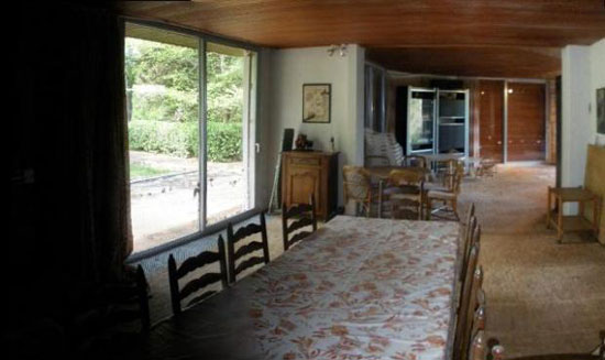france3 1960s architect-designed three-bedroom property in L`Isle-Jourdain, Vienne, Western France