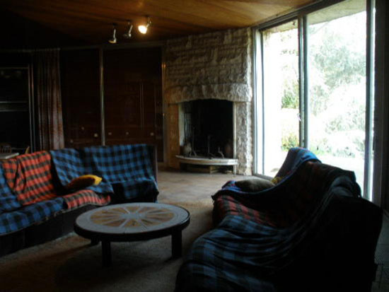france4 1960s architect-designed three-bedroom property in L`Isle-Jourdain, Vienne, Western France