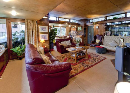 frank3 Grade II-listed three-bedroom Frank Lloyd Wright-style property in Solihull, West Midlands