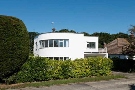 1930s Oliver Hill art deco property in Frinton-On-Sea, Essex