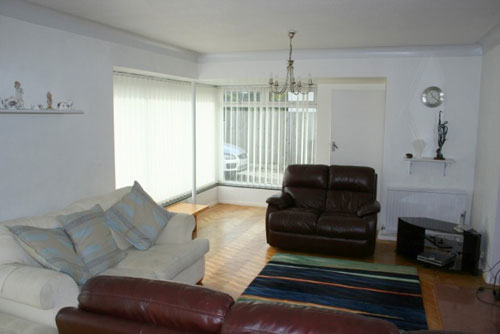 frin3 Four-bedroom 1930s art deco house in Frinton On Sea, Essex