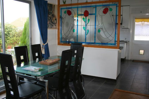 frin4 Four-bedroom 1930s art deco house in Frinton On Sea, Essex
