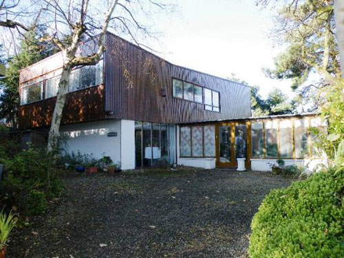 In need of renovation: 1960s architect-designed five-bedroomed house in Frodsham, Cheshire