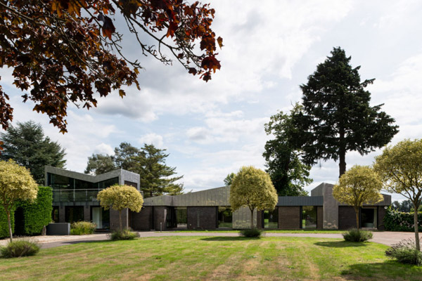 Remodelled 1960s Eashing House in Godalming, Surrey