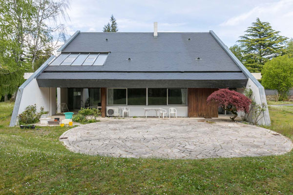 1970s Henri Guibout modern house in Les Loges-en-Josas, France