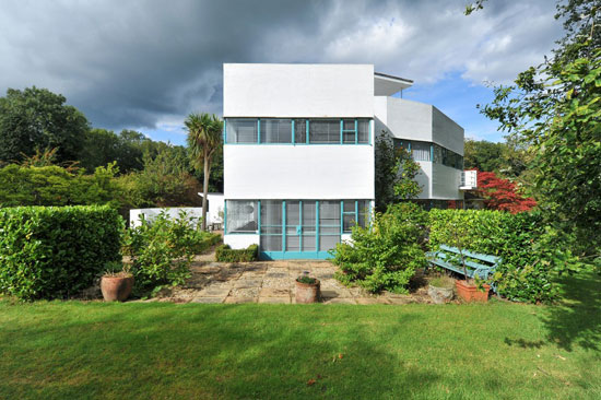 1930s Amyas Connell-designed modernist property in Grayswood, Surrey