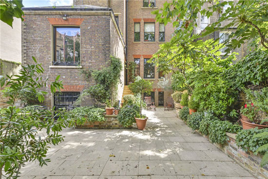 19th-century gothic revival house in London NW1