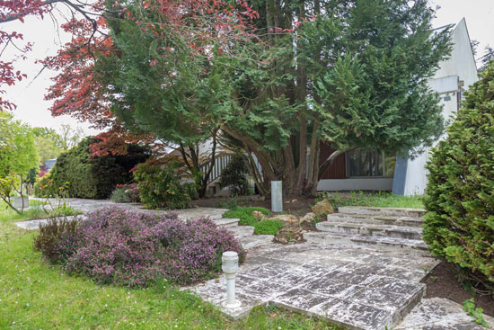 1970s Henri Guibout modern house in Les Loges-en-Josas, France