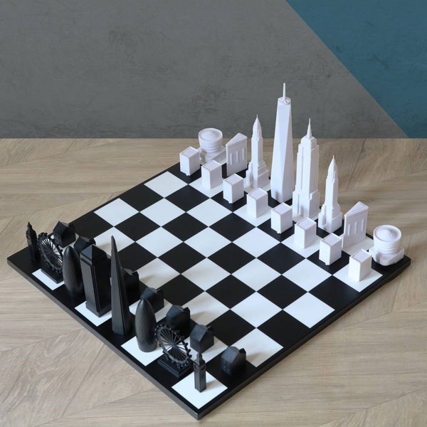 28. London vs New York Skyline chess set