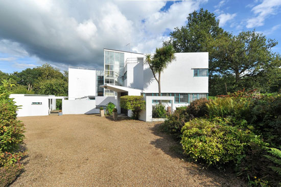 1930s Amyas Connell-designed modernist property in Grayswood, Surrey