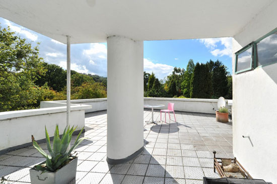1930s Amyas Connell-designed modernist property in Grayswood, Surrey