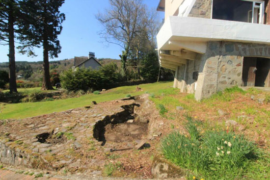 Frank Lloyd Wright-inspired modern house in Garelochhead, Argyll and Bute, Scotland