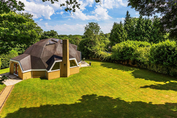 1980s David Richmond Associates Geodesic Dome property in Tatsfield, Kent