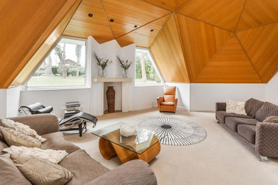 1980s David Richmond Associates Geodesic Dome property in Tatsfield, Kent