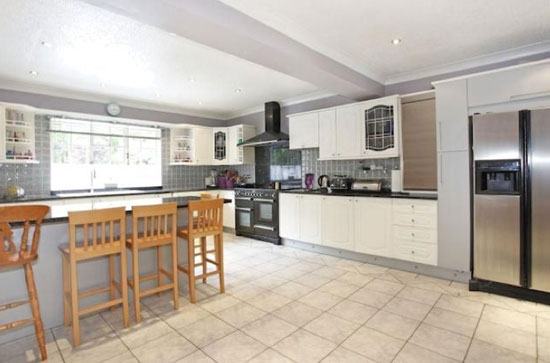 ger3 1930s five-bedroom art deco property in Gerrards Cross, Buckinghamshire