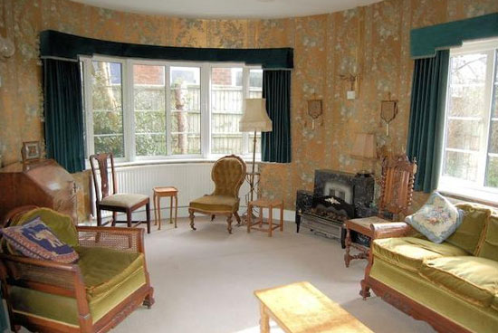 Three-bedroom 1930s art deco property in Gloucester, Gloucestershire