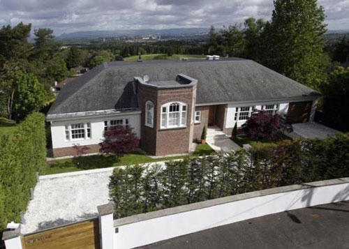 1930s goes modern: Five-bedroomed Ruberslaw house in Whitecraigs, Glasgow, Lanarkshire