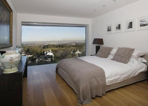 glas5 Five-bedroomed Ruberslaw house in Whitecraigs, Glasgow, Lanarkshire