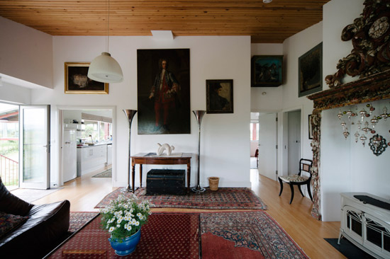 Richard Paxton-designed modernist barn in Glastonbury, Somerset
