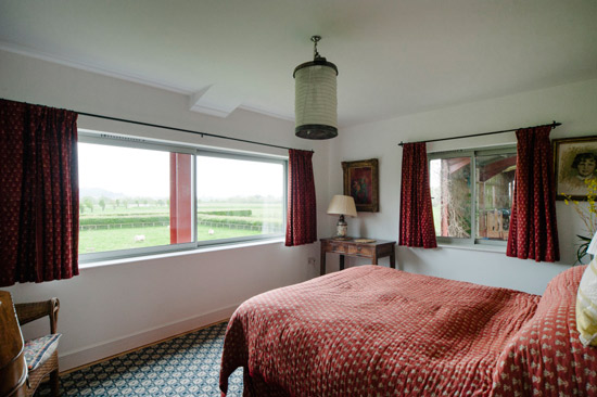 Richard Paxton-designed modernist barn in Glastonbury, Somerset