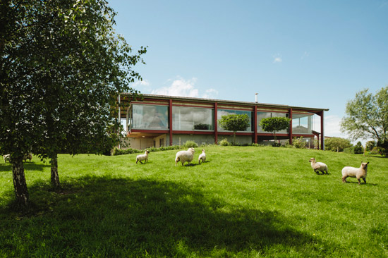 Richard Paxton-designed modernist barn in Glastonbury, Somerset