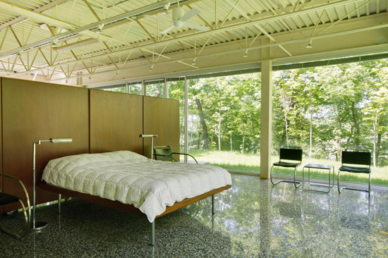 William Starke Shell modernist glass box property in Knoxville, Tennessee, USA