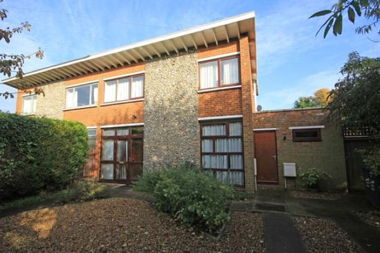 On the market: 1950s three-bedroom Erno Goldfinger-designed property in Broadstairs, Kent