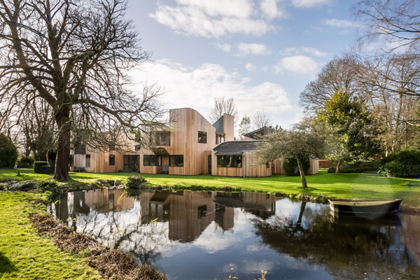 1980s Walter Greaves modernist property in Runcton, West Sussex