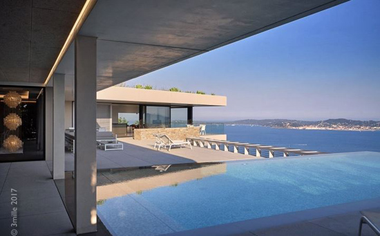 Coastal modernism: Five-bedroom property in Grimaud on the French Riviera, France