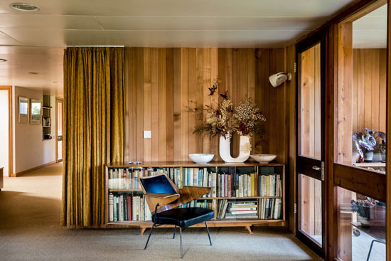 1980s Walter Greaves modernist property in Runcton, West Sussex