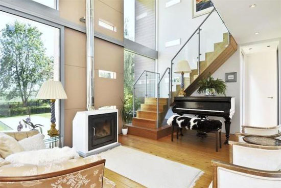 Longwood House contemporary modernist property in Southwick, Northamptonshire